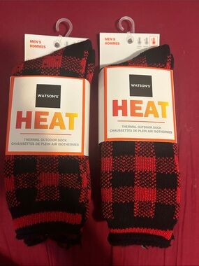 2 for 12$ Watson's HEAT Men's Thermal Athletic Socks - Red & Black